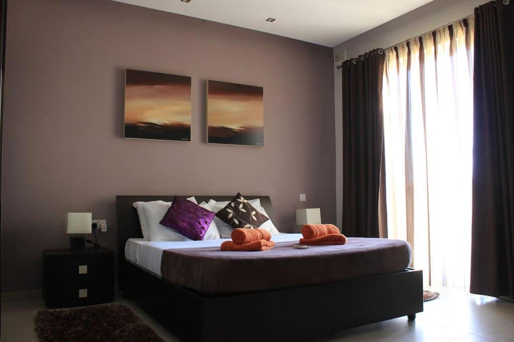 Sunny 2 Bedroom, 2 Bathrooms, Seaside Apt. سليمة المظهر الخارجي الصورة