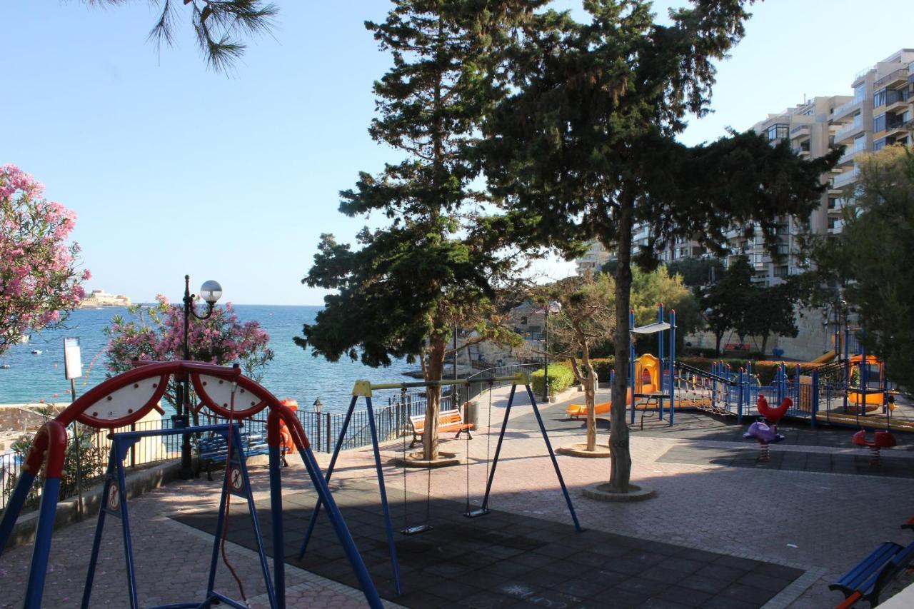 Sunny 2 Bedroom, 2 Bathrooms, Seaside Apt. سليمة المظهر الخارجي الصورة