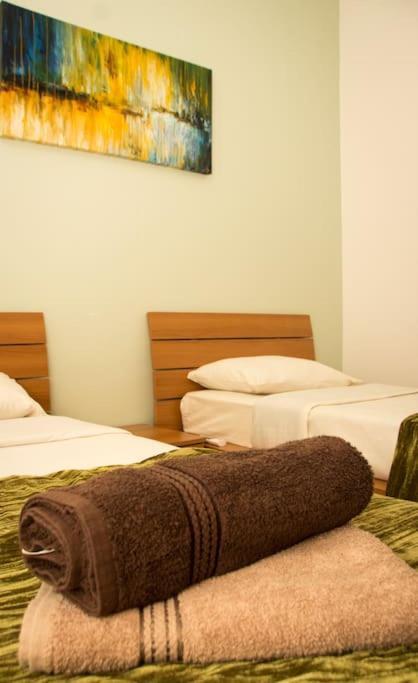 Sunny 2 Bedroom, 2 Bathrooms, Seaside Apt. سليمة المظهر الخارجي الصورة