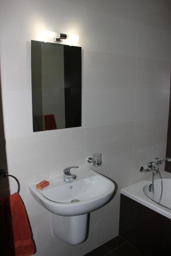 Sunny 2 Bedroom, 2 Bathrooms, Seaside Apt. سليمة المظهر الخارجي الصورة