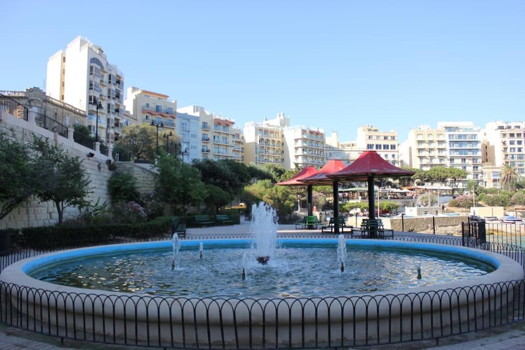 Sunny 2 Bedroom, 2 Bathrooms, Seaside Apt. سليمة المظهر الخارجي الصورة